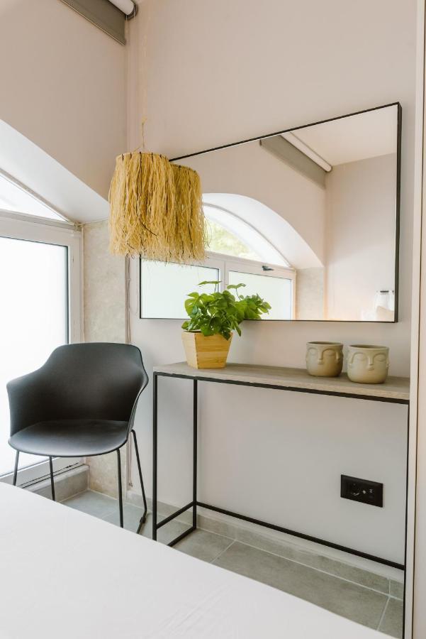 Manolis Loft Apartment, Rhodes Town Rhodes City ภายนอก รูปภาพ