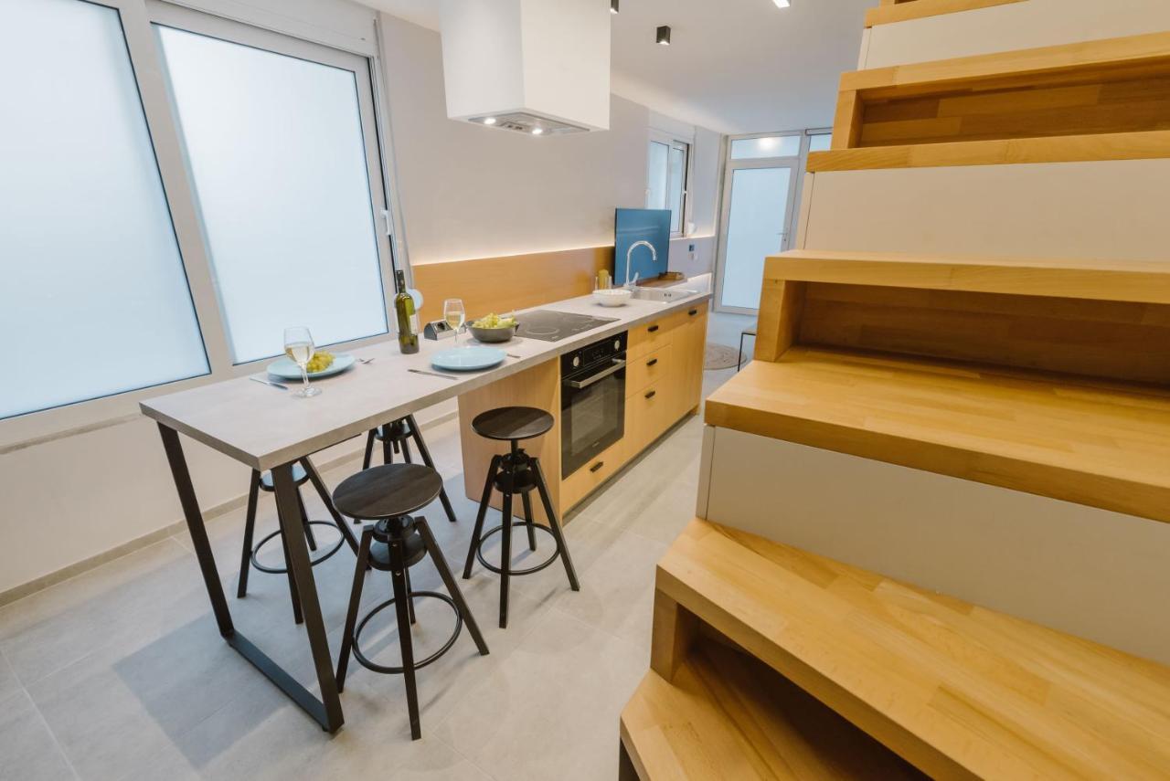 Manolis Loft Apartment, Rhodes Town Rhodes City ภายนอก รูปภาพ